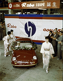 Debut of the R360 Coupe(April 1960 )