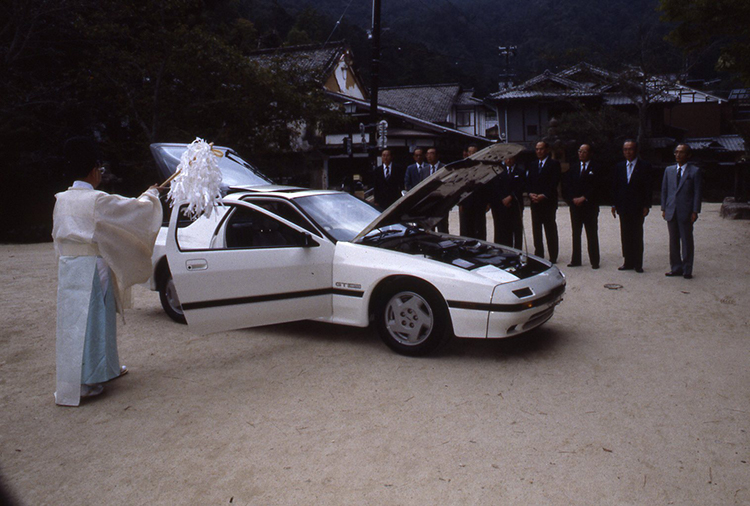 SAVANNA RX-7 in Itsukushima Shrine (1985)