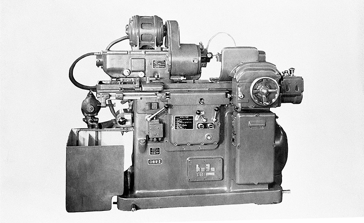T-81 internal grinding machine (1942)