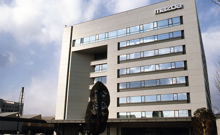 New building of headquarters (1986)