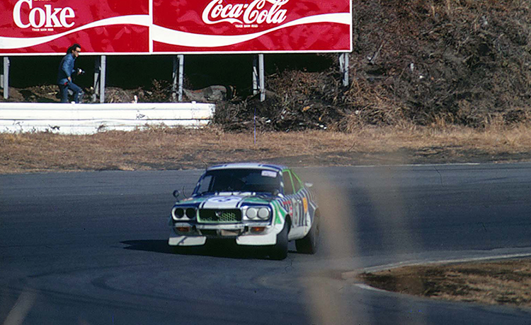 SAVANNA RX-3 wins the company's first overall victory, beating Skyline GT-R (1971・Fuji TT race)