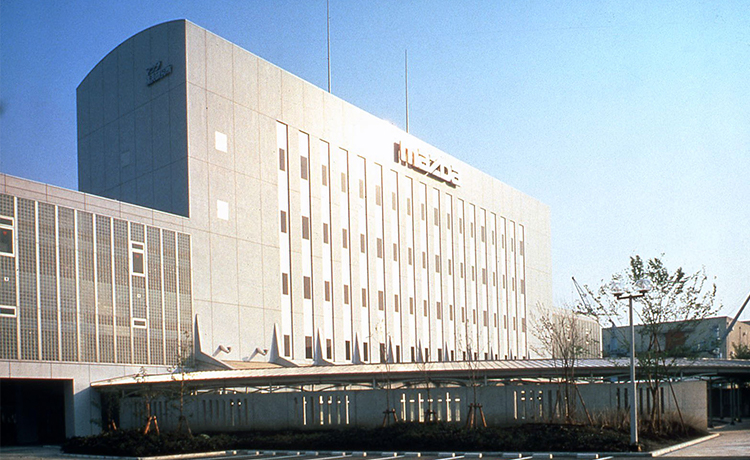Completion of Mazda R&D Center Yokohama (1987)