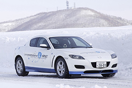 Mazda RX-8 Hydrogen RE during cold weather testing