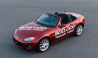 The 900,000th Mazda MX-5 (2.0L soft top German model)