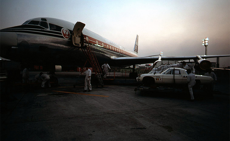 初遠征となったマラソン・デ・ラ・ルート84Hに向けコスモを空輸 (1968年)